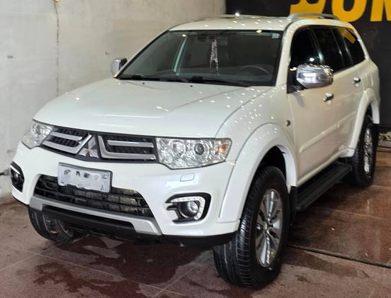 MITSUBISHI PAJERO 3.2 HPE 4X4 7 LUGARES 16V TURBO INTERCOOLER DIESEL 4P AUTOMÁTICO MITSUBISHI PAJERO 3.2 HPE 4X4 7 LUGARES 16V TURBO INTERCOOLER DIESEL 4P AUTOMÁTICO
